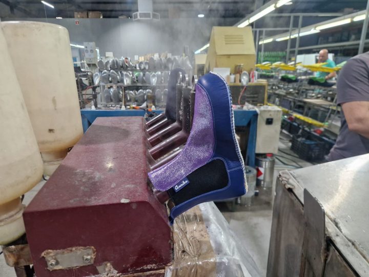 Choosing a shoe manufacturer – The 3 most common mistakes – (And What to Do Instead!)